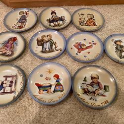 Collection vintage plates !Mothers little arthetle by Berta humkey LOT