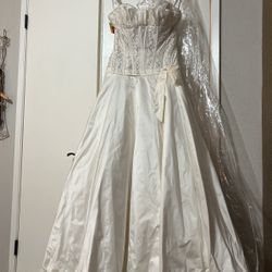 Wedding dress