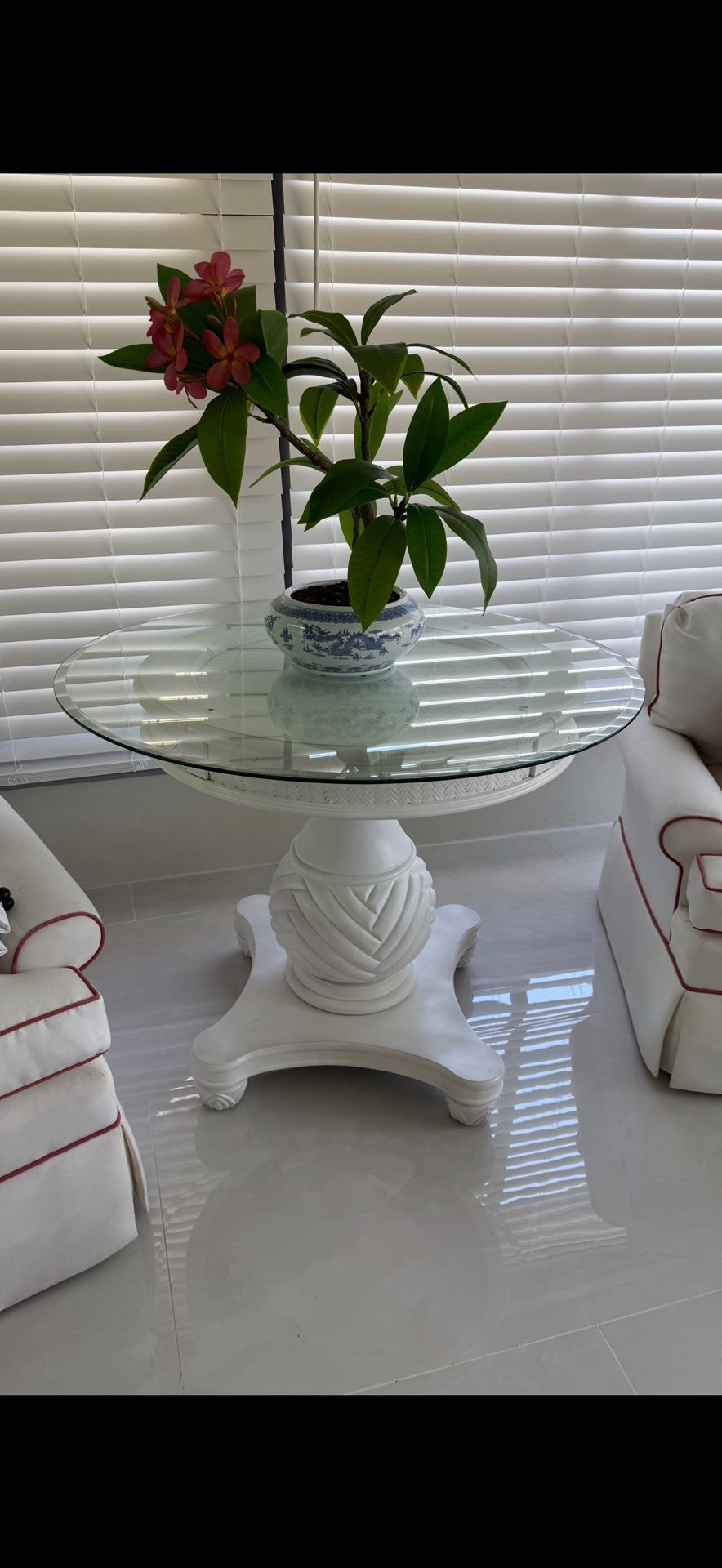 Table, Pineapple Shape