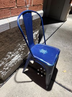 Indoor/Outdoor Metal Dining Chair Durable Patio Bistro ( only one )