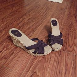 Ladies Gap Wedge Sandals Size 8 1/2