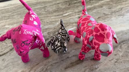 Pink Victoria Secret dogs