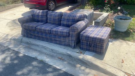 Couch/sofa plus ottoman