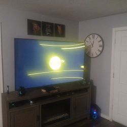 LG. TV  70 INCH