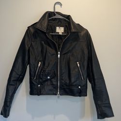 Forever 21 size Small faux leather jacket excellent condition