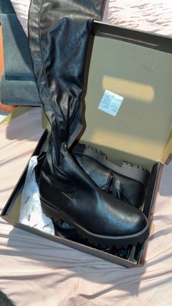 Thigh high boots - size 10 women