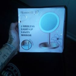 Wireless Touchscreen Vanity Makeup Mirror 