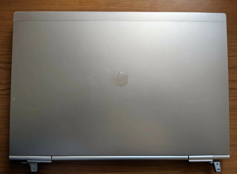 HP EliteBook 8460p Display Cover with Front Bezel 642779-001 REV 1.00 A02