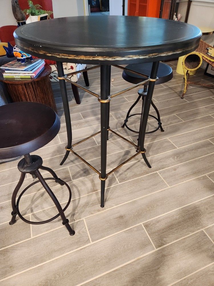 Metal Table And 2 Chairs