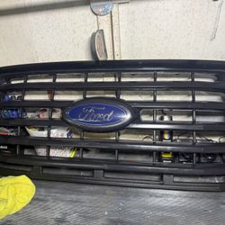 OEM 2015–2017 Ford F-150 Grille & Active Shutter Assembly