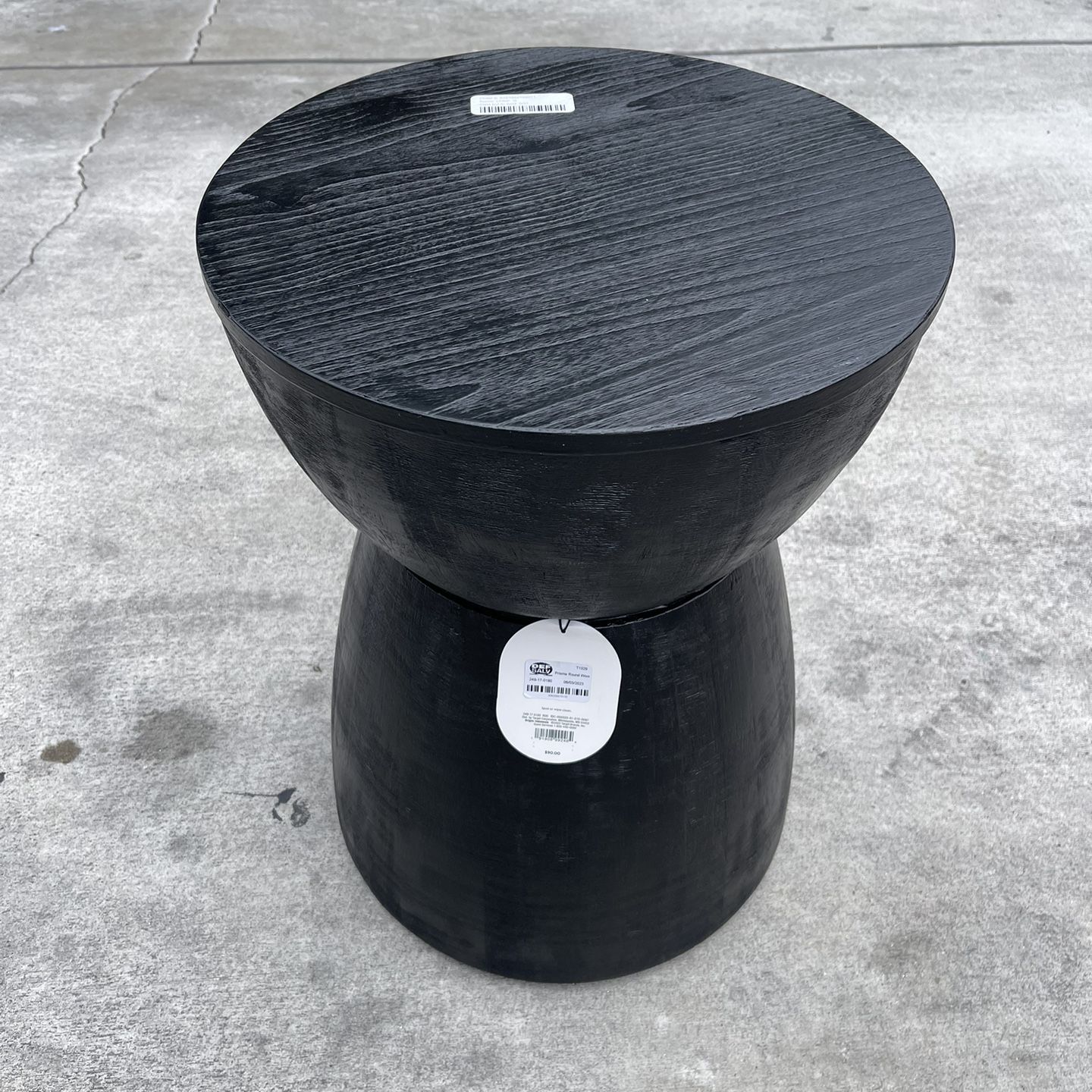 Prisma round wood on sale accent table