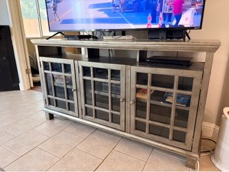 Entertainment stand