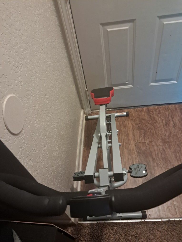 Squatting Machine 