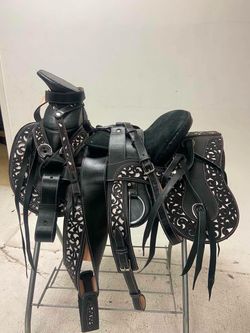 Montura charra cuero lasser fuste forrado