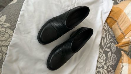 Clark's low cut boot