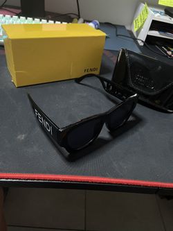 (SEND BEST OFFER) Fendi Designer Sunglasses | Premium Shades | Black
