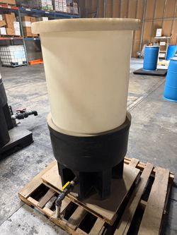 65 Gallon Used Chemtainer Mixing Tank w/Lid