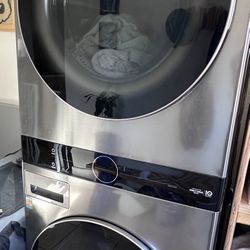 LG WashTower Stacked Laundry Center with 4.5-cu ft Front Load Washer and Electric 7.4-cu ft Dryer (ENERGY STAR)