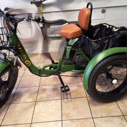 Brand New Electric Tricycle  For Only $1600  Or $20 Monthly Payments Available. 