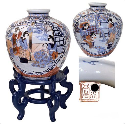 Vintage Japanese Imari Style Porcelain Vase W/Blue Wood Stand Palace Scene Mark