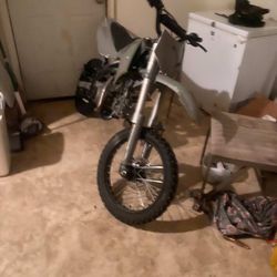 125 Apollo RFZ dirt bike