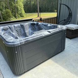 New Hot Tubs / Spas
