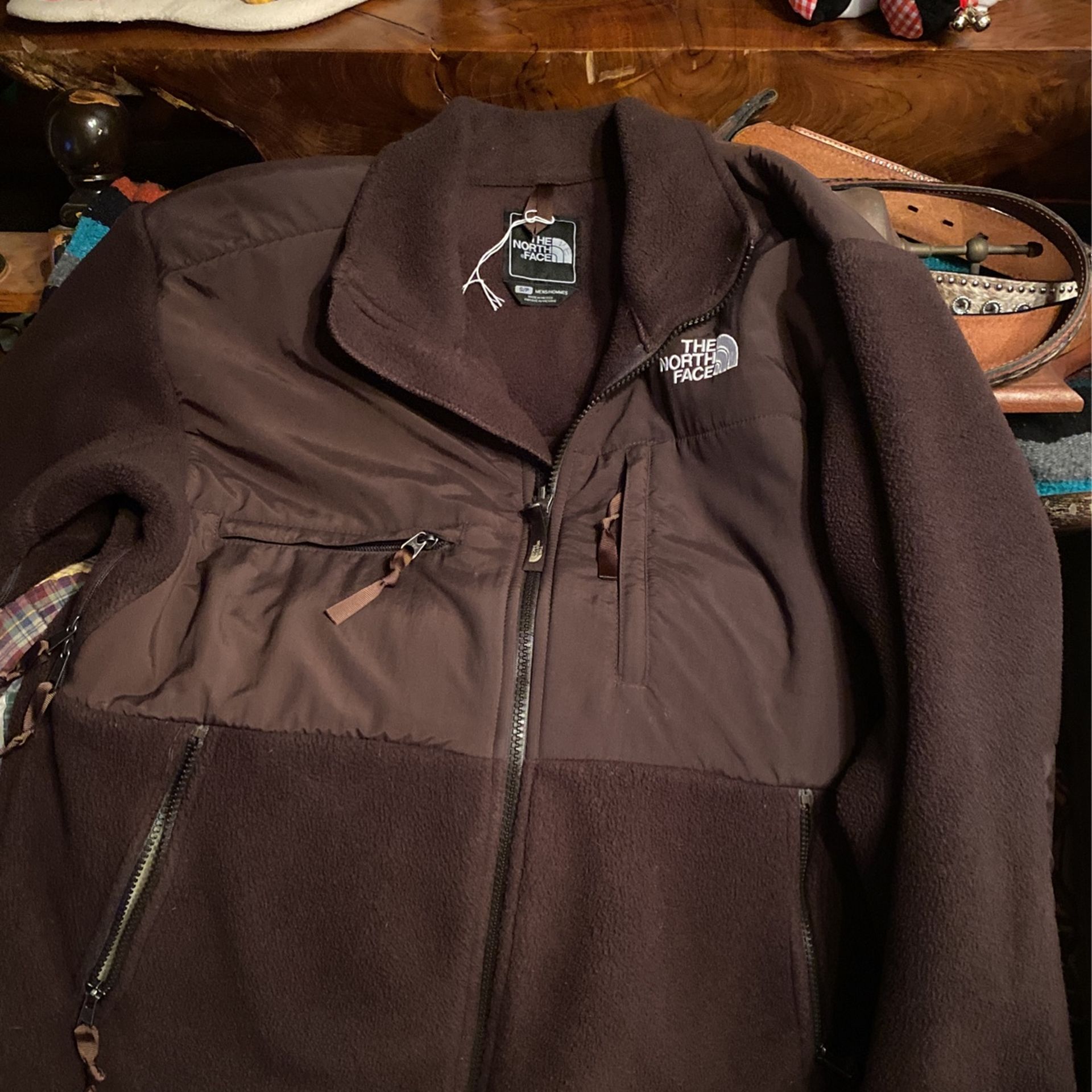 Small Men’s Northface Jacket 
