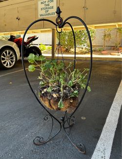 Heart shaped planters with the plans set of 2