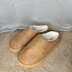 Tan suede slippers with a relaxed fit #slipperlife #cozy #slippers #uggdupe