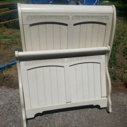 Twin headboard/footboard and rails 