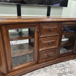 Entertainment center