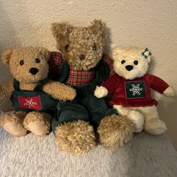 Adorable Hallmark Vintage Bears