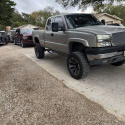 Clean Title 2004 Chevy 2500hd With Blown Transmission 