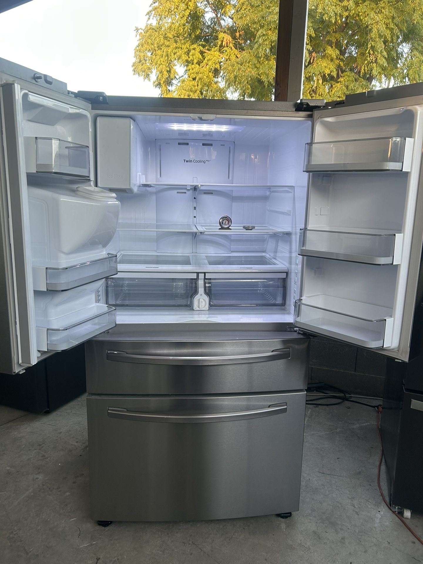 Samsung refrigerator 