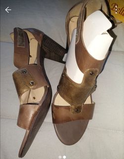 Ladies high heel sandals
