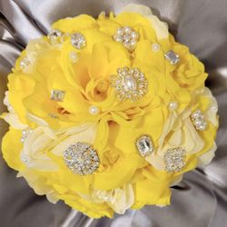Bride Brooch Flower Bouquet/ Groom boutonniere/ 3 Bridesmaids bouquets