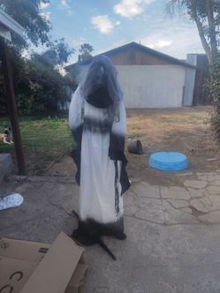 Automated Halloween decoration