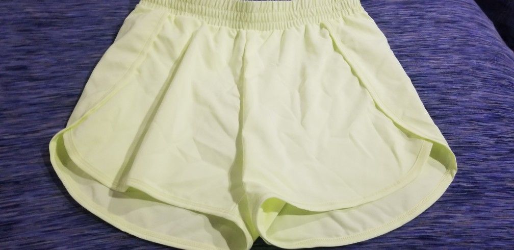 All In Motiin Girls 10/12 Shorts