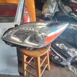 2010 - 2015 Toyota Prius Left Headlight