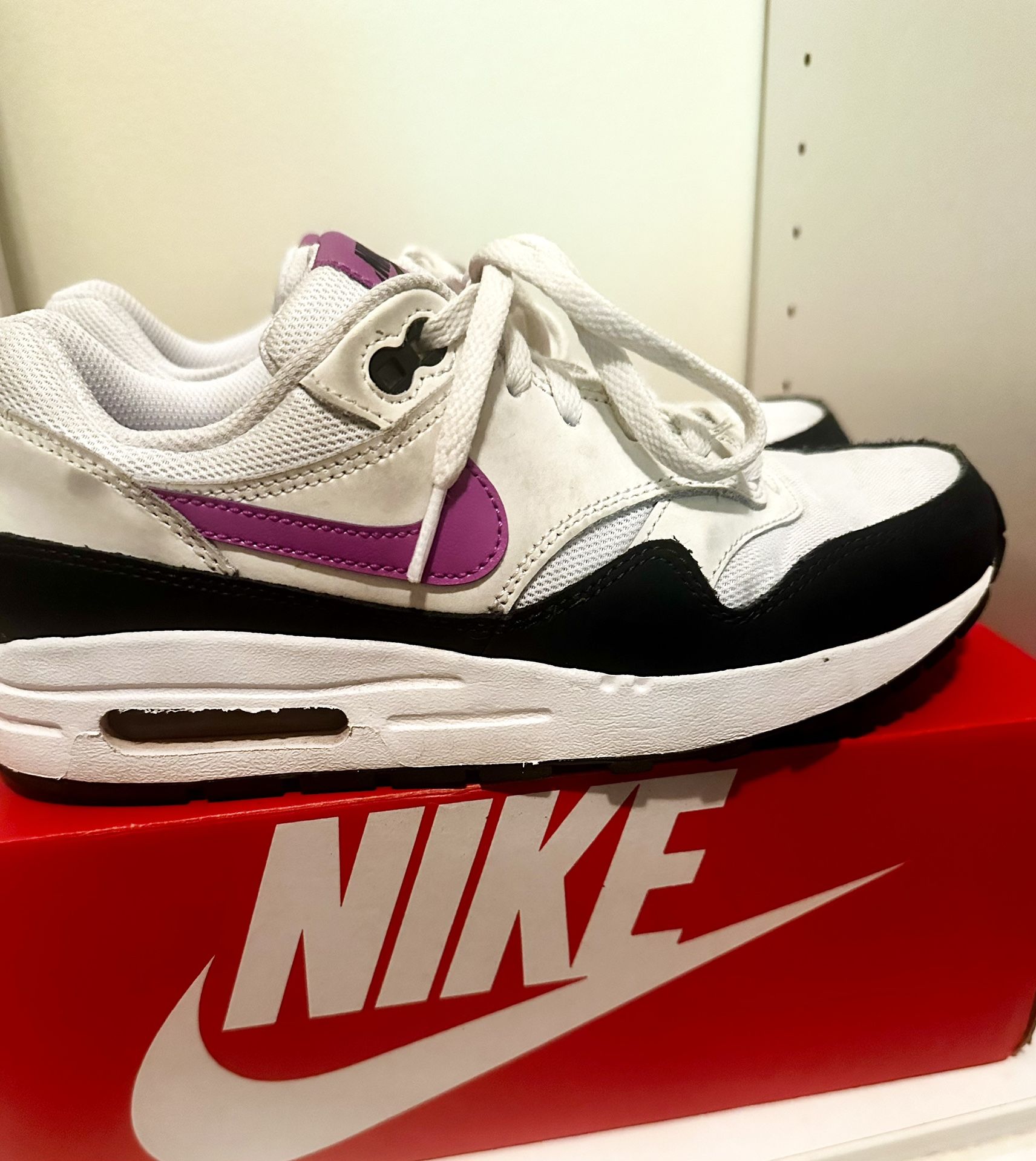 Nike Air Max 1 BG (GS 6.5Y / Women’s 8) – White / Fuchsia Dream