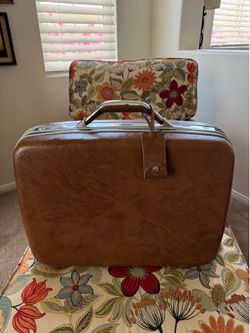 Small Samsonite luggage