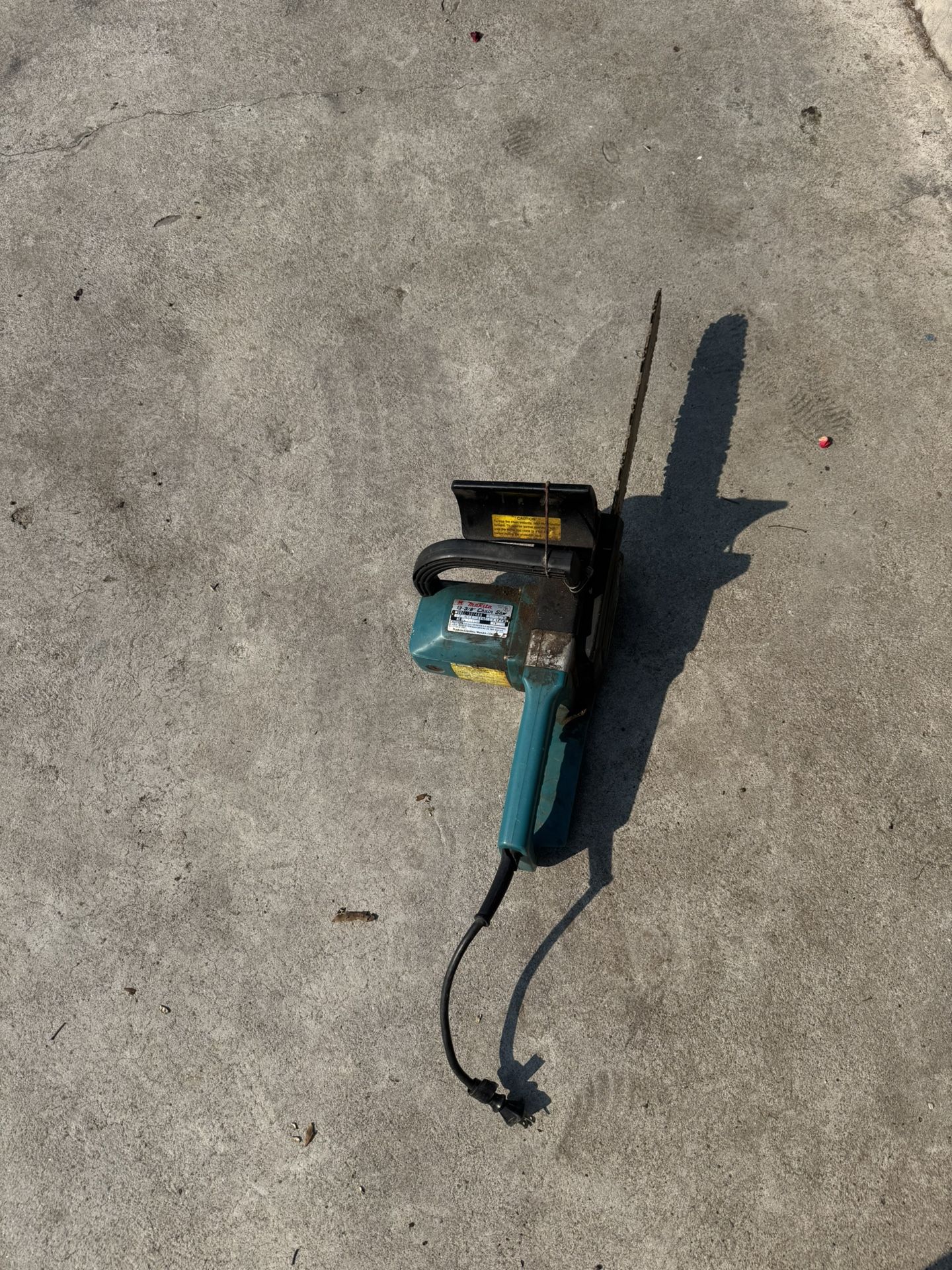 Chainsaw Makita Electric 