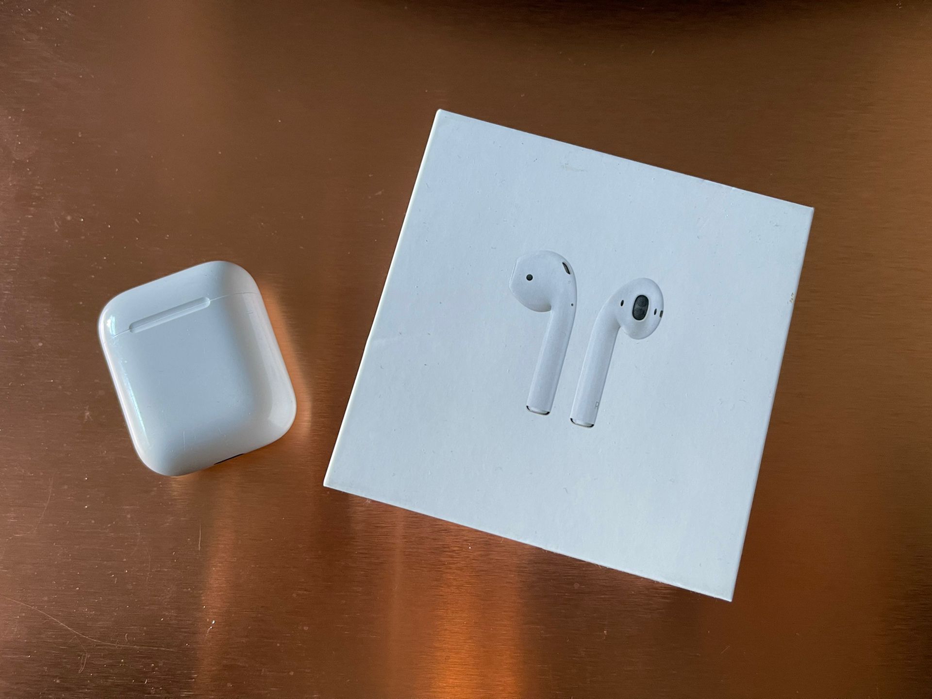 Apple AirPods 1st Gen MMEF2AM/A In Ear Wireless Bluetooth Headset Authentic