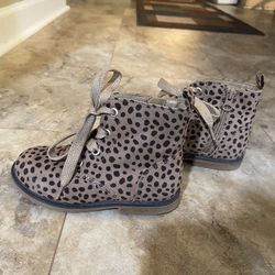 Cat & Jack Leopard print boots with gold laced up strings, kids size-11.