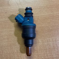 Fuel Injector Fs01-13-250  Mazda 626  2.0