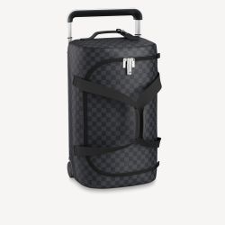 Louis Vuitton Horizon 65 Soft Roller 