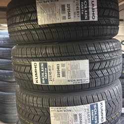 215/45/17 Kumho Tires 🛞 