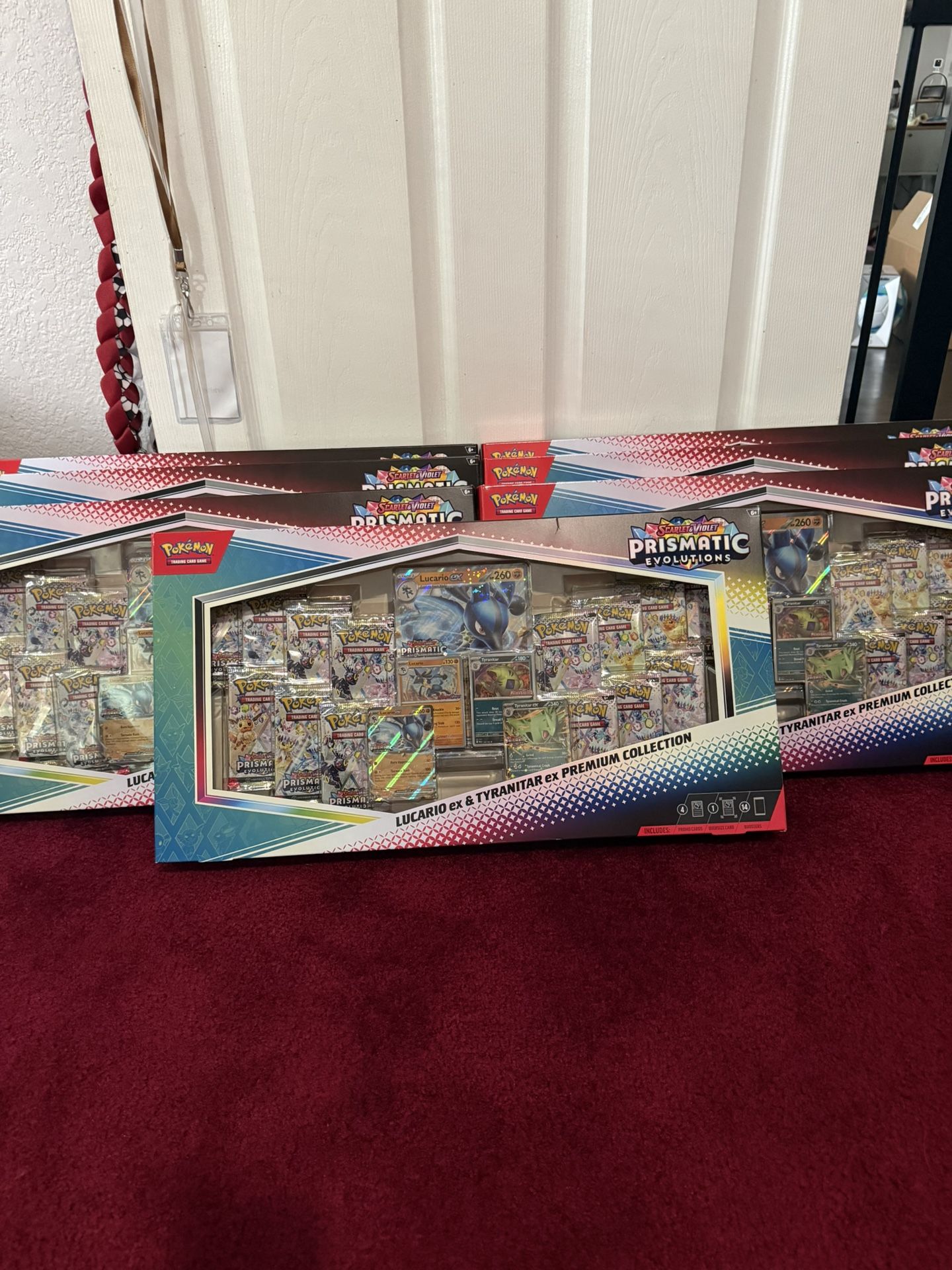 Pokemon Prismatic Lucario Ex Box