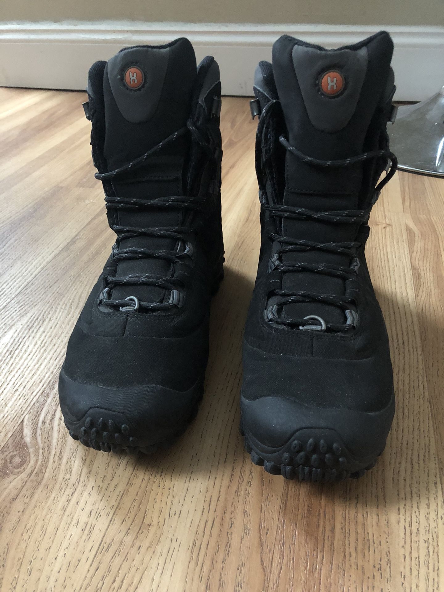 SIZE 8 Insulated Non Slip Snow Boots