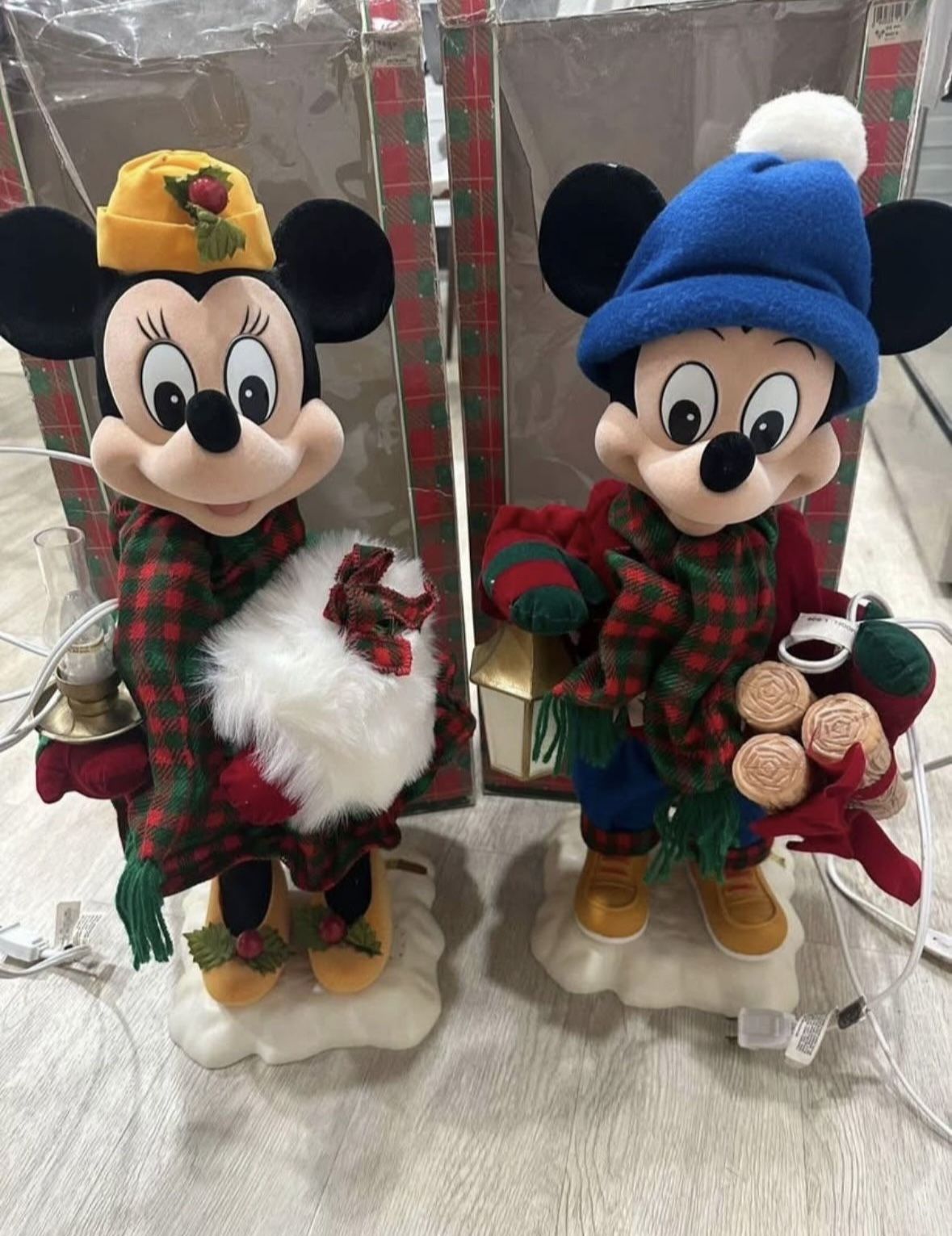 Mickey & Minnie Figurines